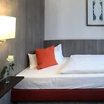 City Hotel Duesseldorf 3*