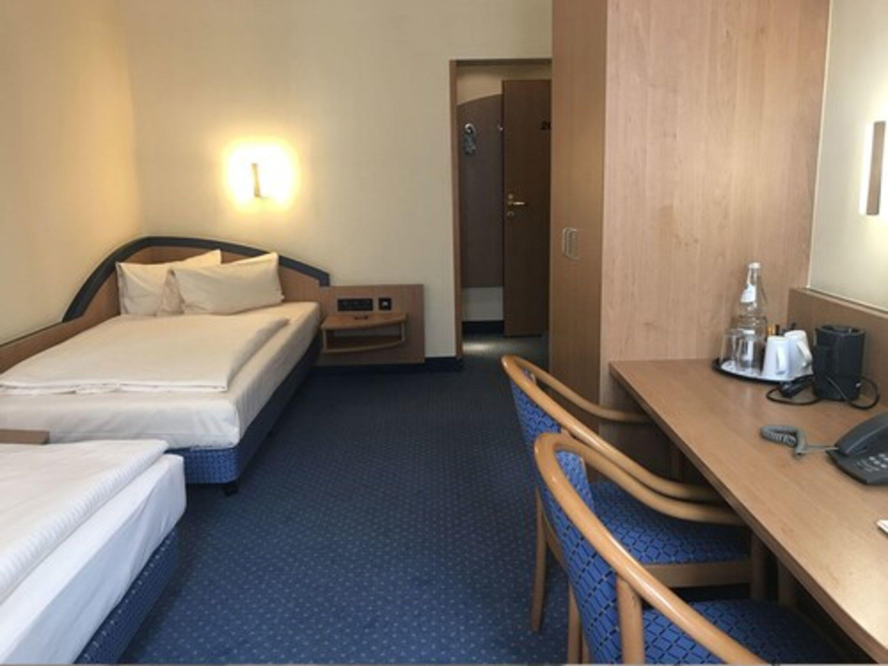 City Hotel Duesseldorf 3*