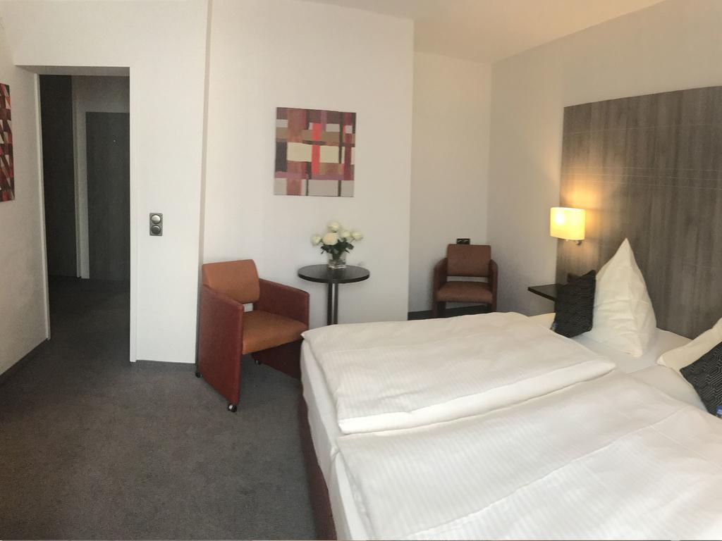 City Hotel Duesseldorf 3*